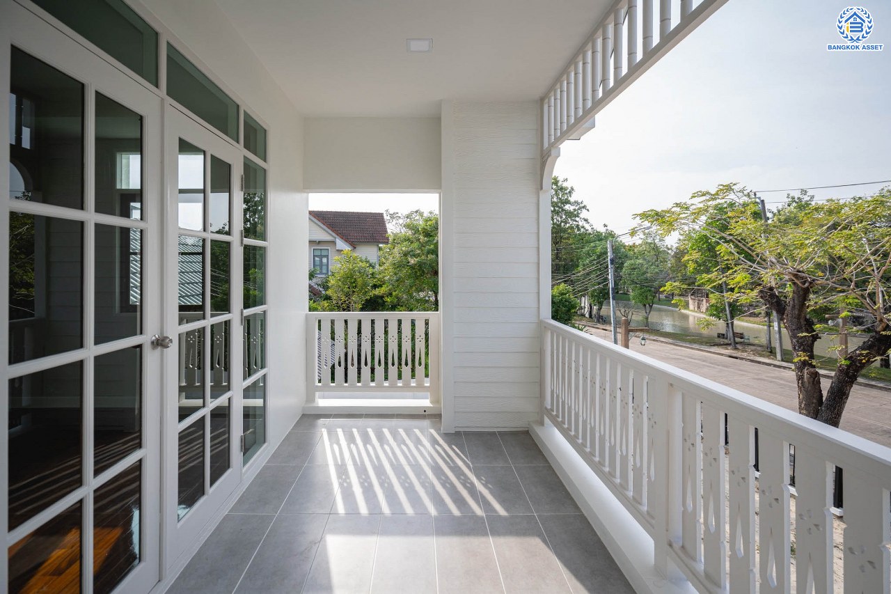 บ้านมือสองตกแต่งใหม่ โครงการ ลัดดารมย์ เพชรเกษม69 ตกแต่งหรูหราดีไซน์สุด Classic วิวสวนสาธารณะ ใกล้ส่วนกลาง บนเนื้อที่ 173.5 ตร.ว. ฟังก์ชันจัดเต็ม 4 ห้องนอน 4 ห้องน้ำ 1 ห้องอเนกประสงค์ 1 ห้องแม่บ้าน จอดรถได้ถึง 2 คัน บนทำเลศักยภาพ เชื่อมต่อหลายเส้นทาง ใกล้เดอะมอลล์บางแค จุดขึ้นทางด่วน "กาญจนาภิเษก" และรถไฟฟ้าสายสีน้ำเงิน "สถานีหลักสอง"